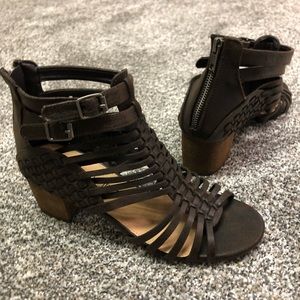 Boutique brand chocolate brown strappy sandal wedges